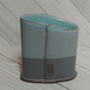 Small Sh Clay Vase Holder